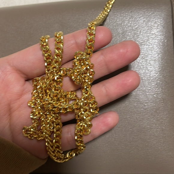 Givenchy - Picture 3 of 8